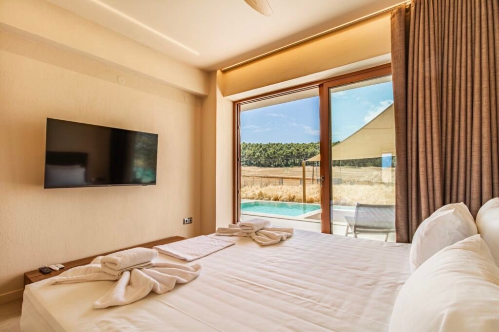 phos 1 bedroom