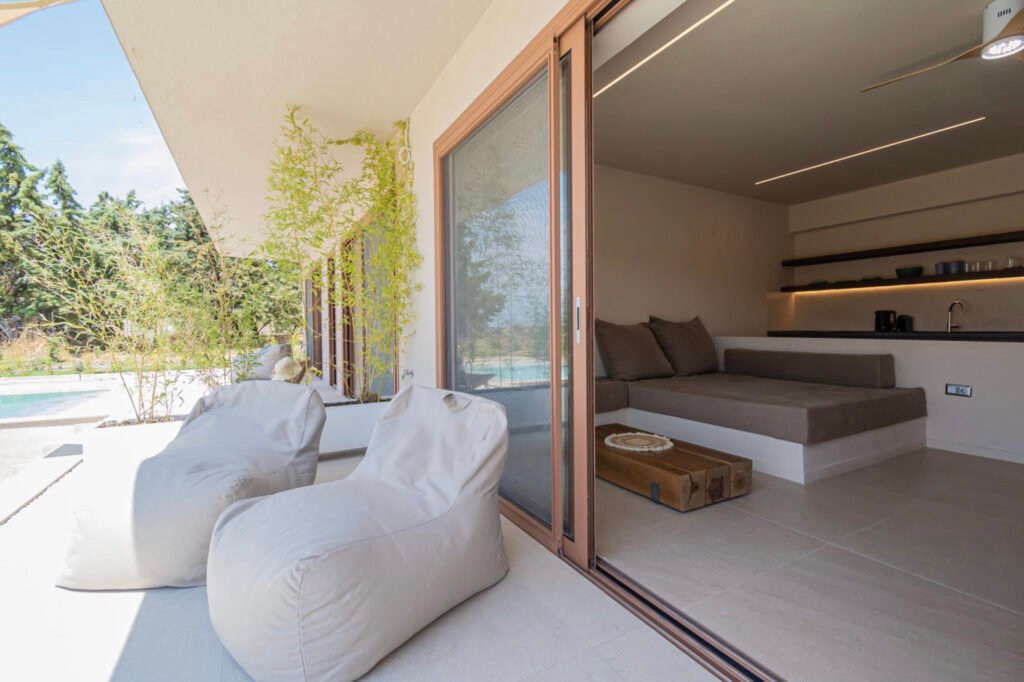 phos 2 exterior